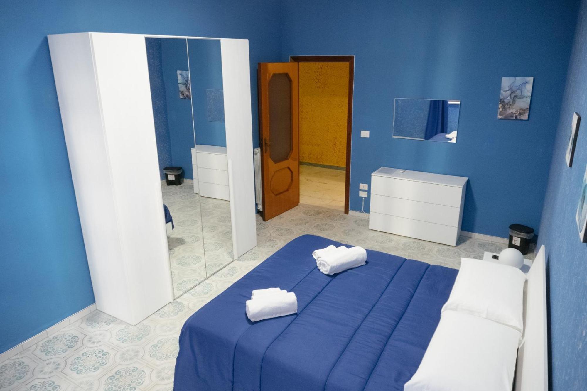 Domus Aurea Relax Room Salerno Bagian luar foto